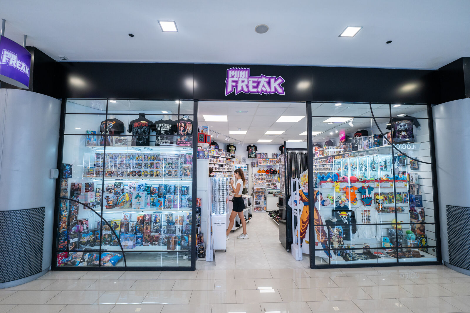 Mini Freak store front